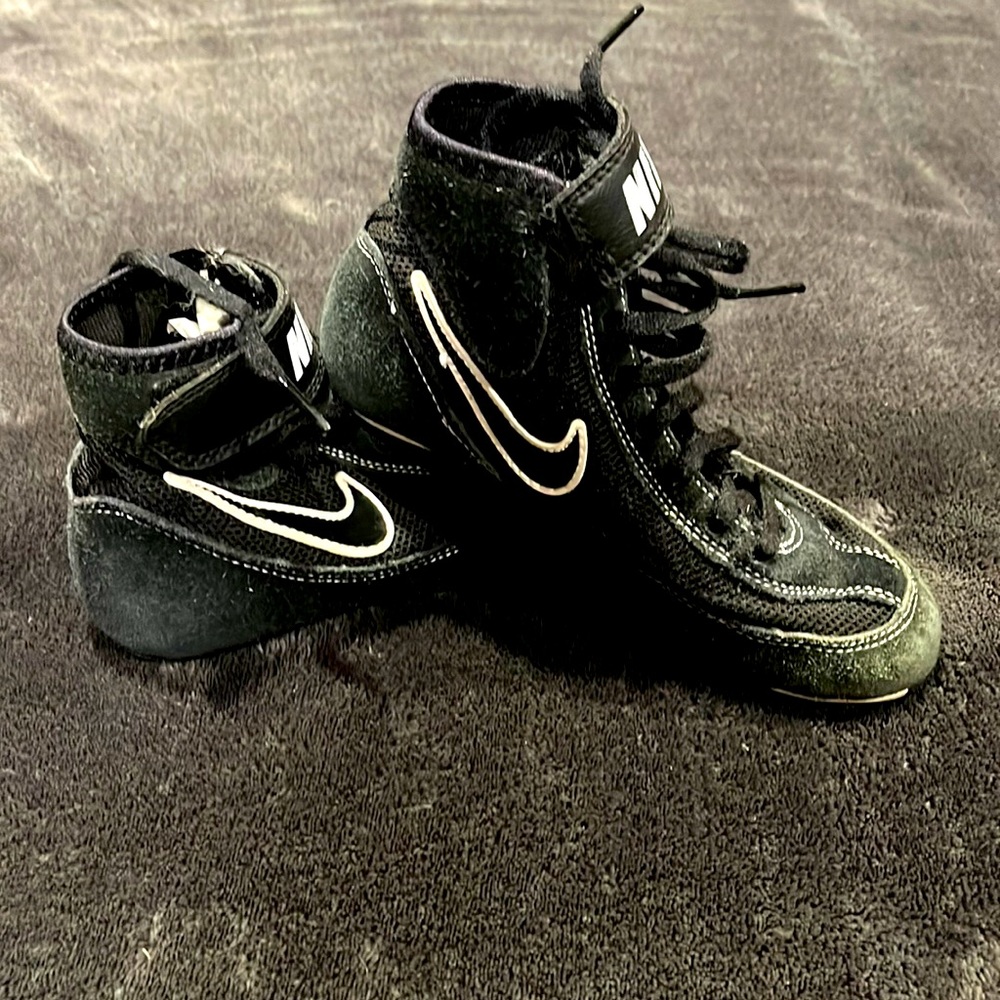 Boys Nike Wrestling Shoes. Good Condition. Size 2Y